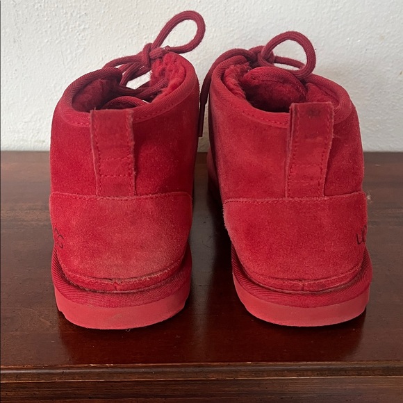 UGG Nuemel Boots in Samba Red Suede Chuka Booties Size 8 - Picture 3 of 8